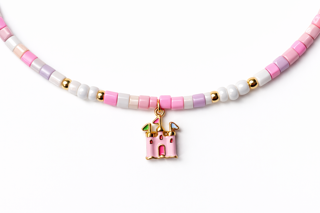 Castle Şato Charmlı Kolye